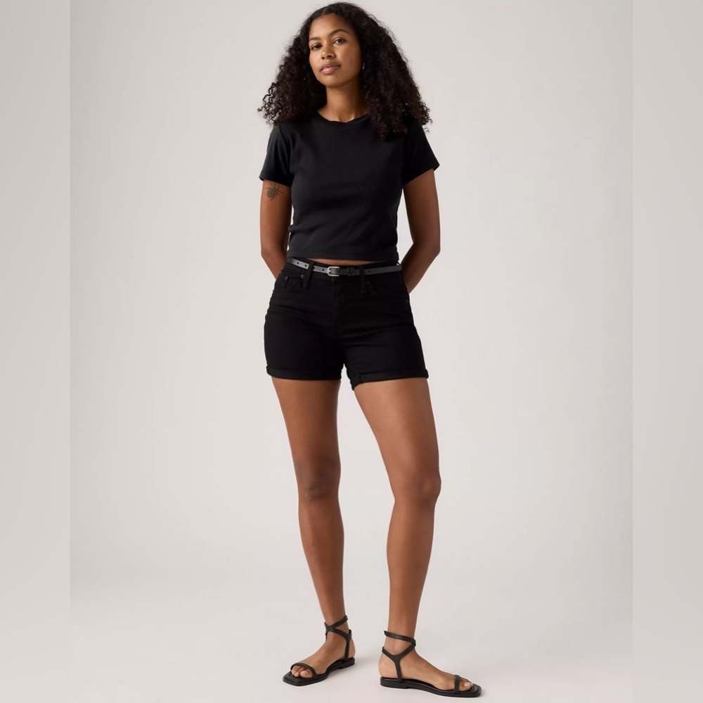 NWT Levi’s Mid Length Women’s Shorts